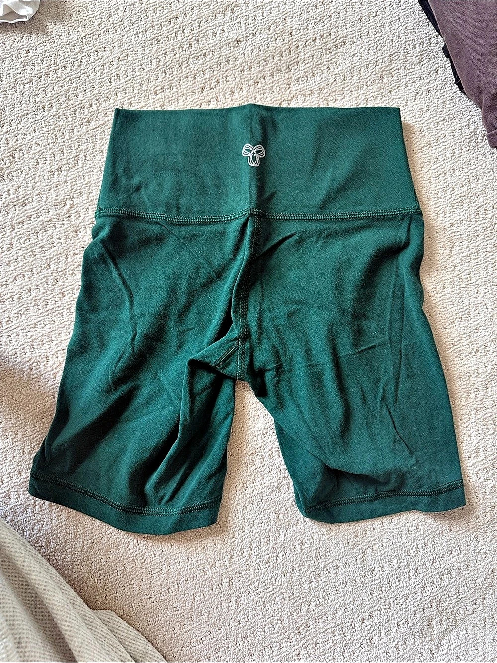 Like NEW Aritzia TnaBUTTER Atmosphere Hi-Rise Short Green XS